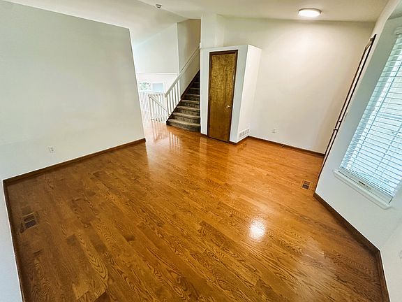 3rd image of 10542 Holyoke Dr