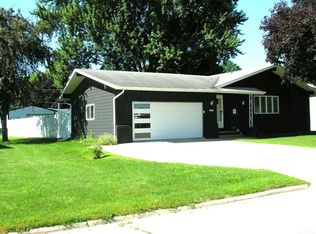 426 Poplar St, Osage, IA 50461