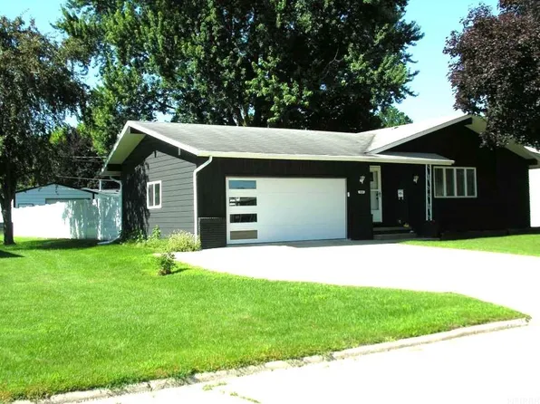 426 Poplar St, Osage, IA 50461