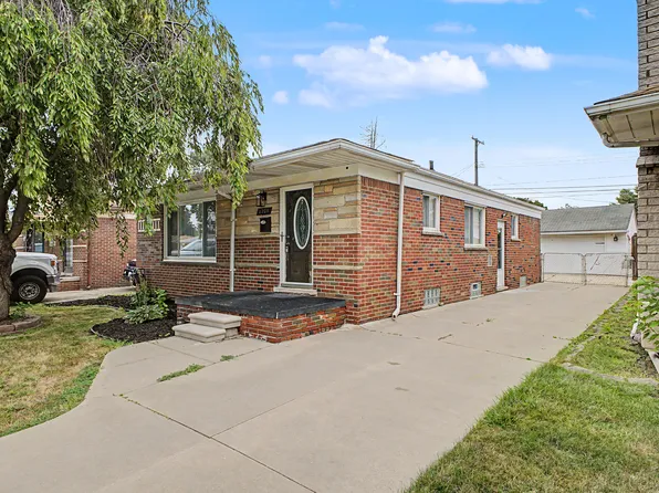 4205 Katherine St, Dearborn Heights, MI 48125