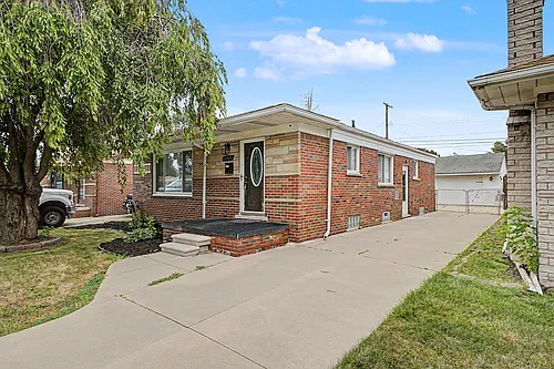 4205 Katherine St Photo 1