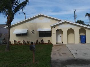 1406 Cardinal Ln, Lantana, FL 33462