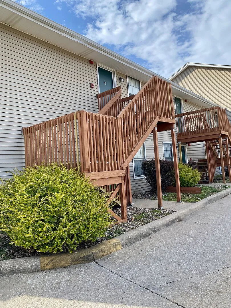 Highly Sought After Shawnee Location - 2BR Apartments with In Unit Laundry and Patios! — Photo 2
