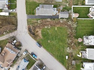 76 Pine Island Rd, Groton, CT 06340