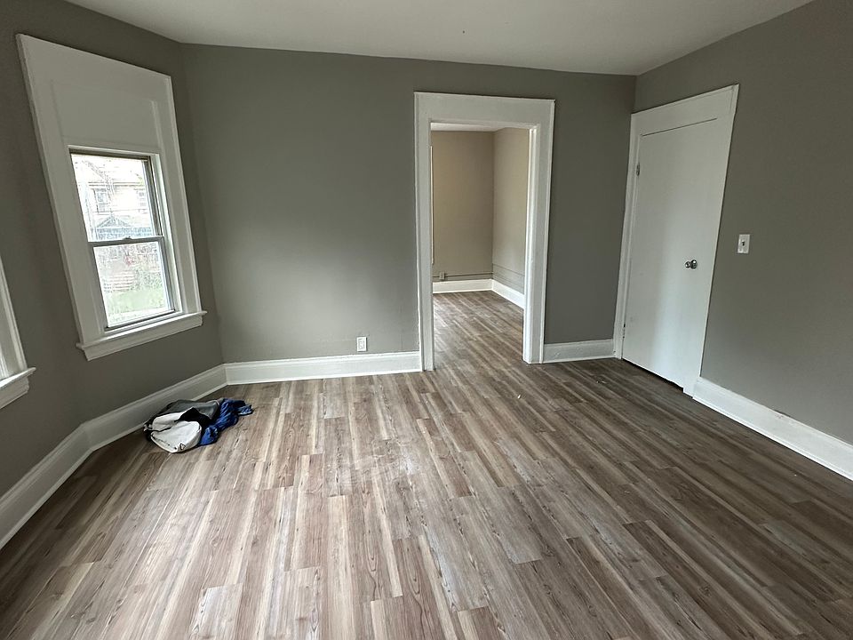 2nd image of 2416-18 S State St S #2