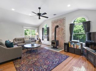 212 Essex St, Stirling, NJ 07980