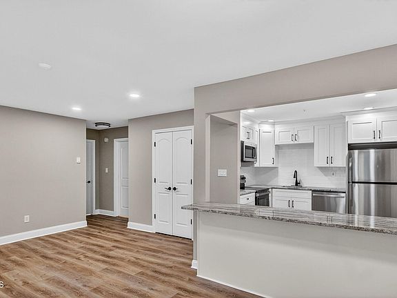 2nd image of 115 Amberly Drive #D