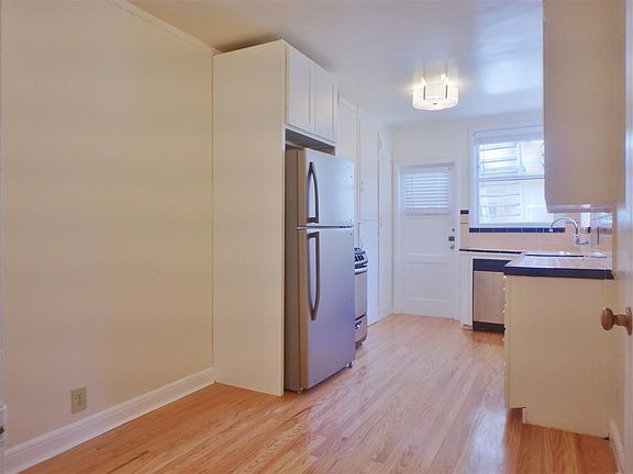 4th image of 1444 7th Ave APT 203