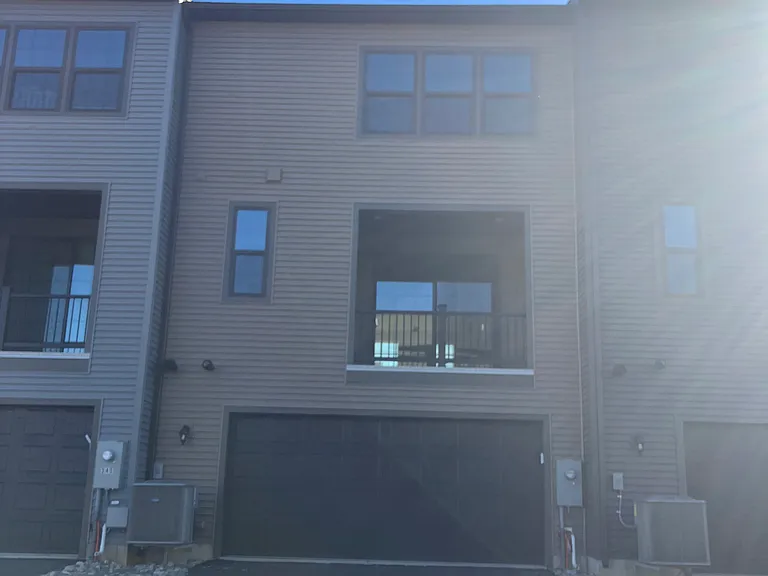 343 E Cochran St — Photo 1