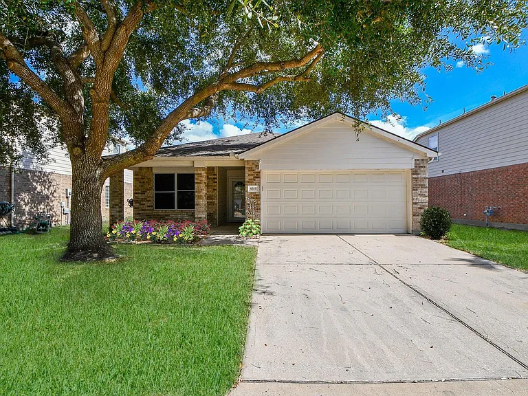 4818 King Hallow Ln — Photo 30