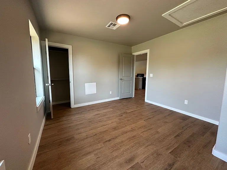 5008 N Asbury Ave — Photo 12