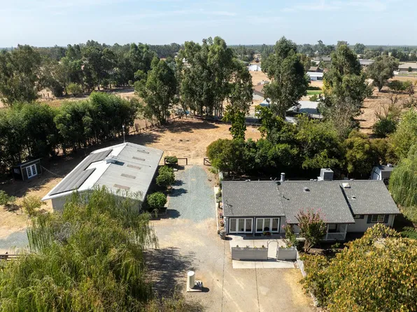 477 N Hewitt Rd, Linden, CA 95236