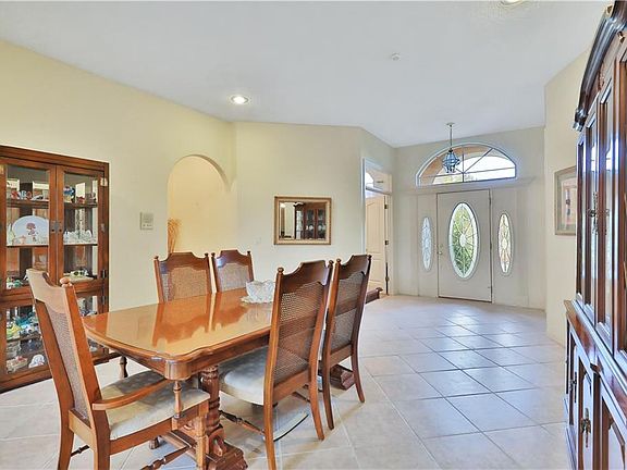 5th image of 100 Hillside Ct