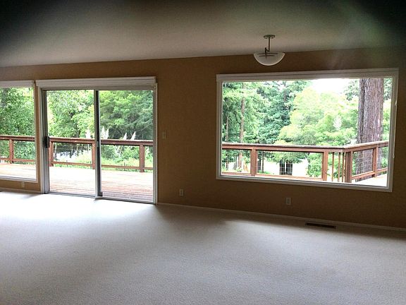 4th image of 307 W Hilton Dr