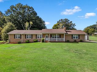 190 McMahan St, Campobello, SC 29322