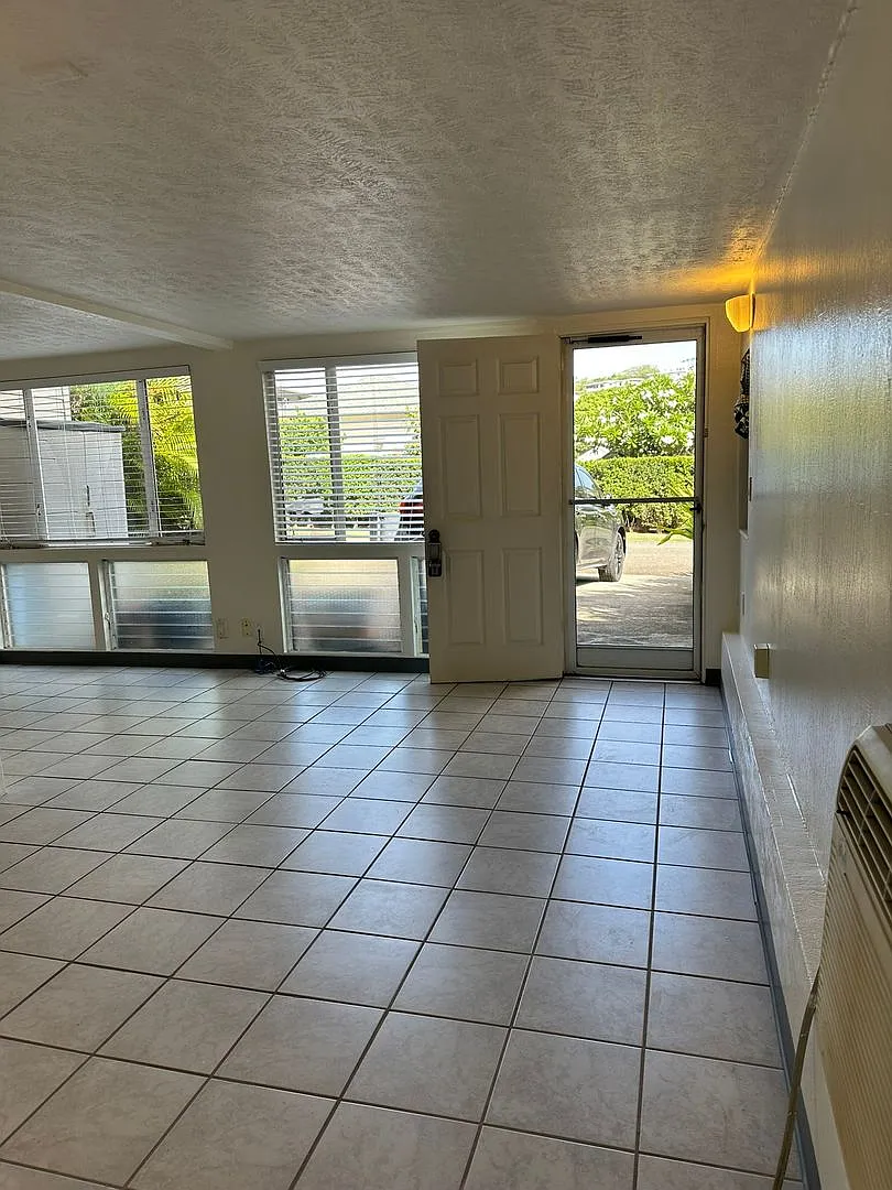 Furnished Ground-Level 1BD/1BA with Tandem Parking Steps from UH Mnoa (Unit #B) — Photo 2