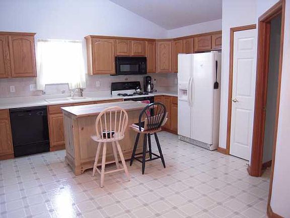 3rd image of 1742 E Grindstone Ct