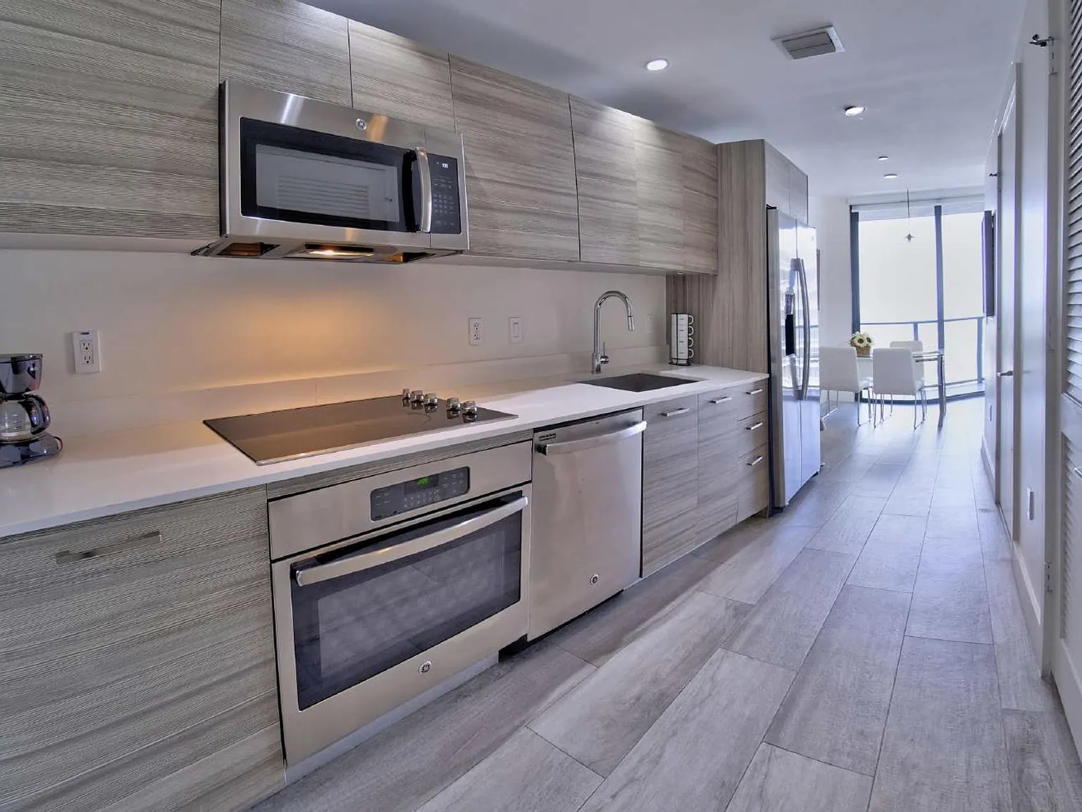 1 bed, 1.5 bath, 621 sqft, $3,000 — Photo 2