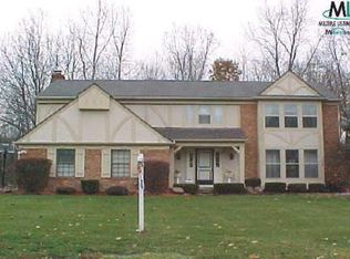 29029 Forest Hl, Farmington Hills, MI 48331