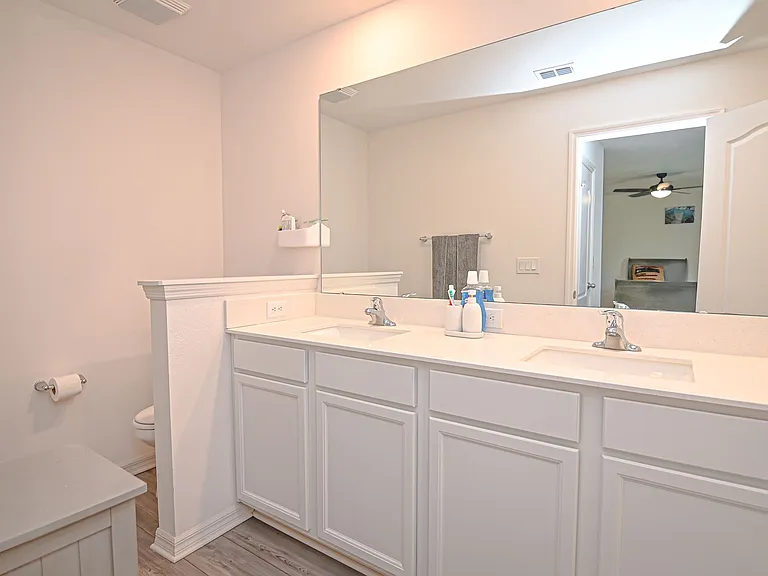 695 Bay Leaf Dr #MAIN — Photo 16