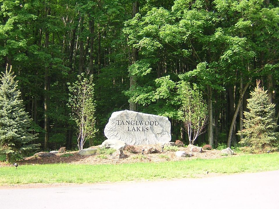 2nd image of 535 Valley Run