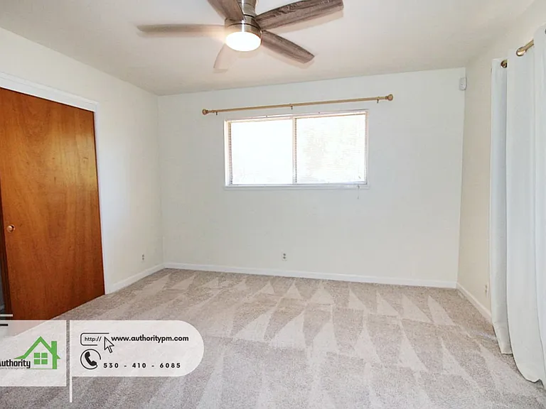4548 Pensacola St — Photo 22