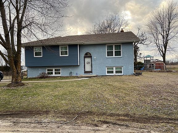 3rd image of 103 Sunset Dr