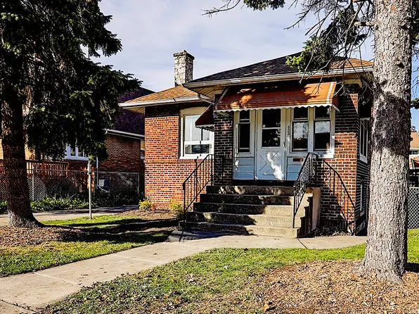 633 Burton Ct, Whiting, IN 46394