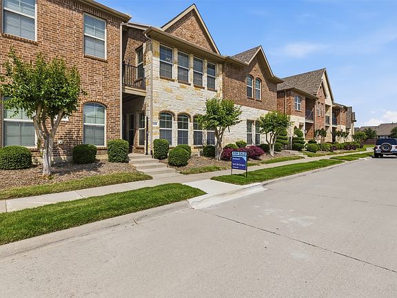 3rd image of 1432 Arapaho Dr