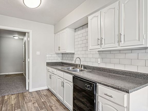 3rd image of 1810 Westminster St #4
