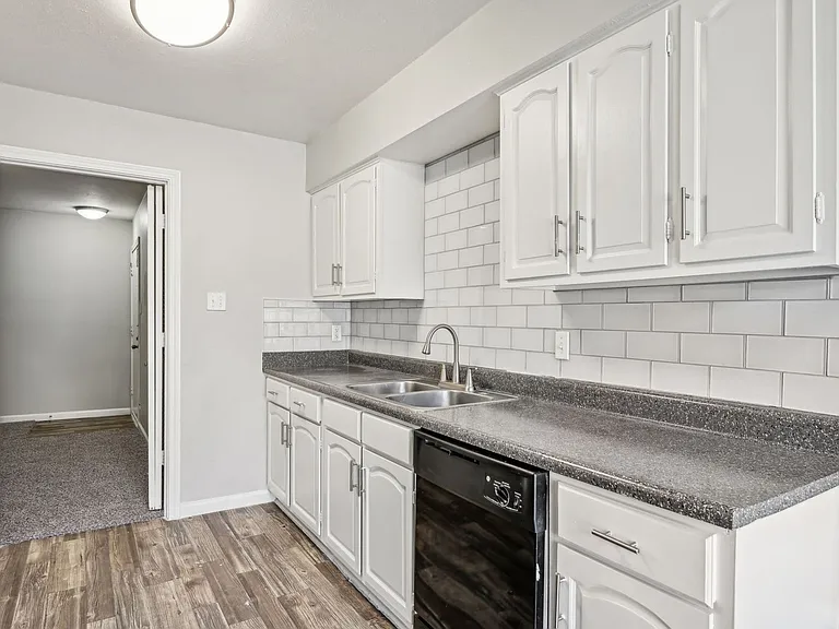 Forest Ridge Apartments — Photo 6