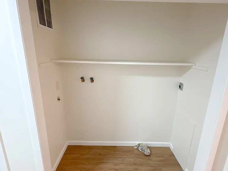 4195 Bristol Court — Photo 13