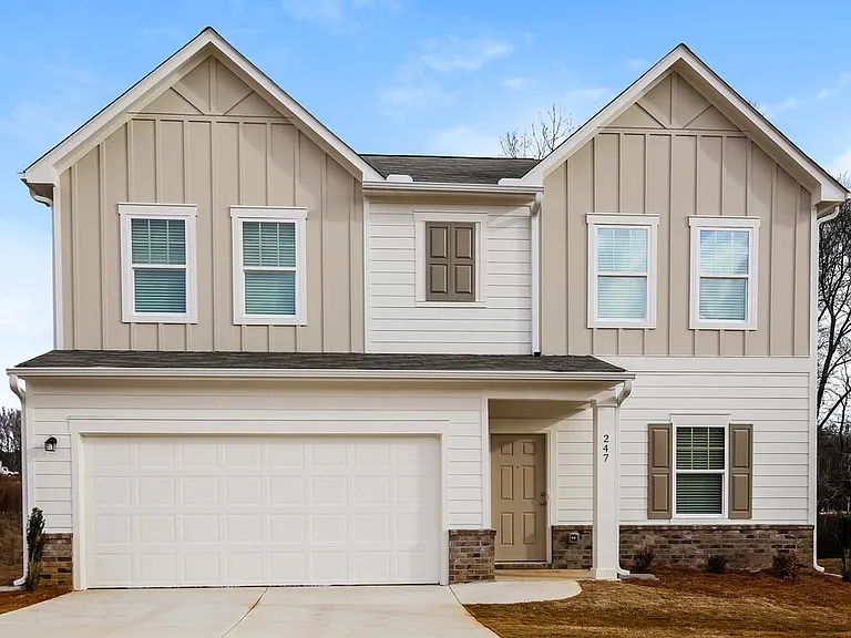 247 Pond Ct — Photo 1