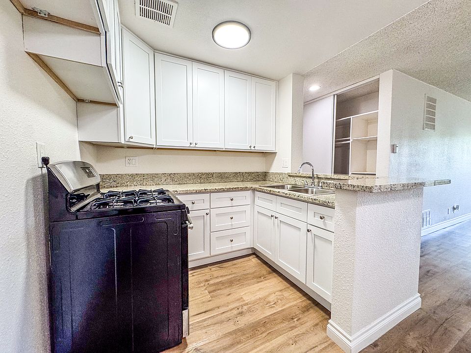 1st image of 3417 Manning Ave #P1809