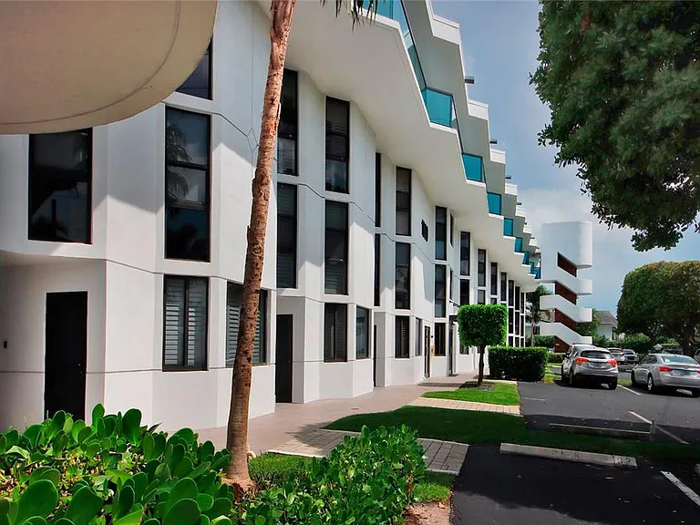 1800 S Ocean Dr #407 — Photo 34
