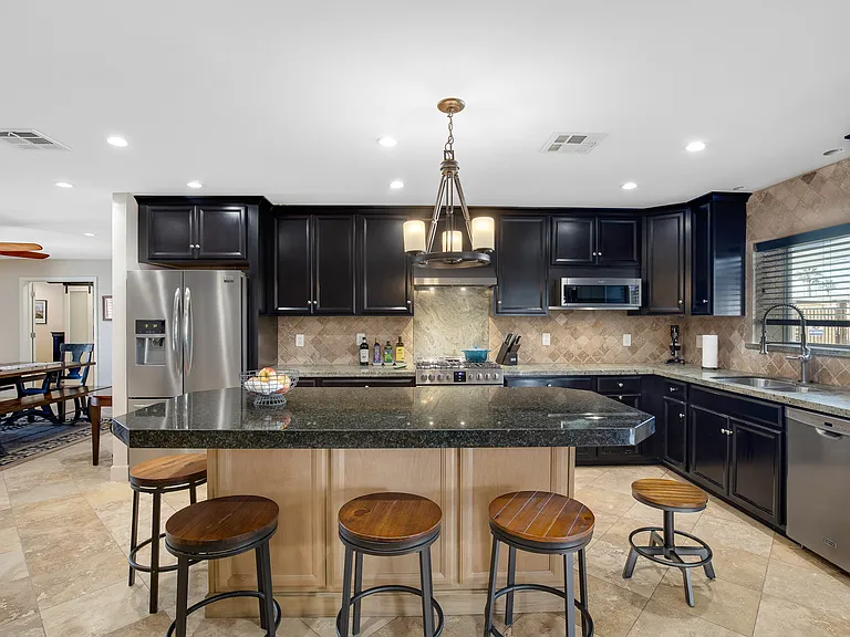 2032 E La Jolla Dr — Photo 13