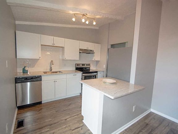 4th image of 1564 Hazelgrove Dr