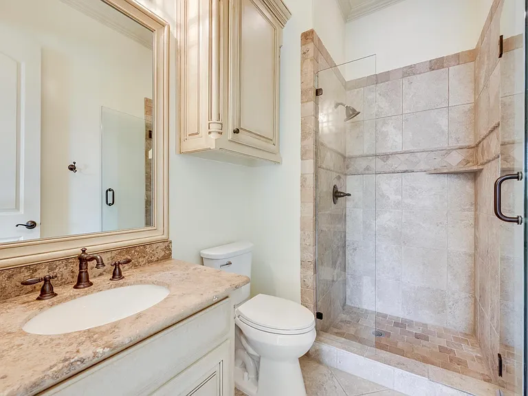 Additional upstairs bathroom