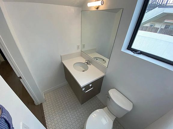 Front hall half bath