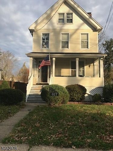 2nd image of 817 Richmond St