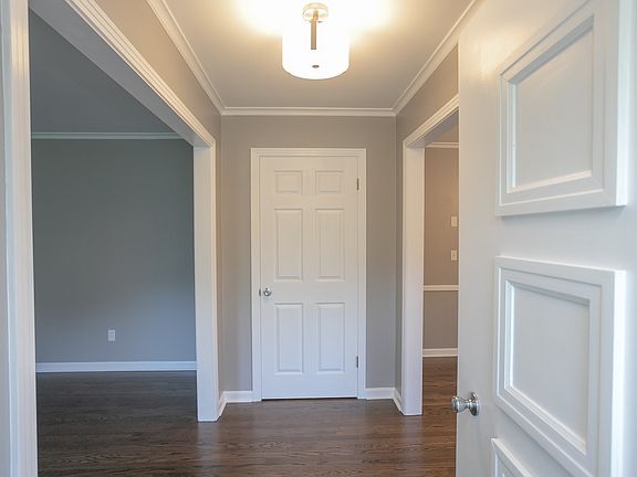 3rd image of 1214 Toddington Dr