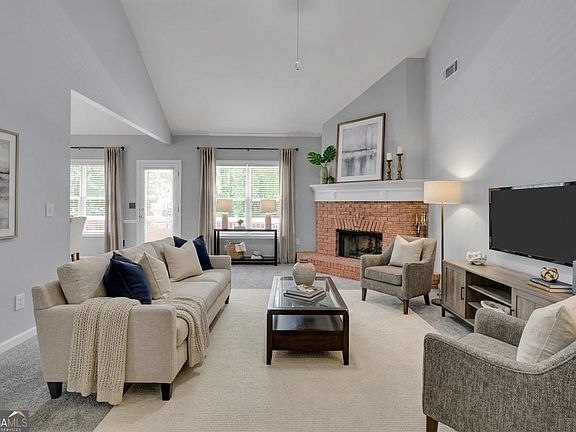 5th image of 2465 Chandler Rd