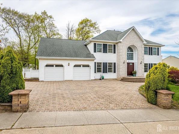 1 Battista Ct, Sayreville, NJ 08872