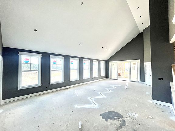 4th image of 633 Spring Hill Dr Lot W