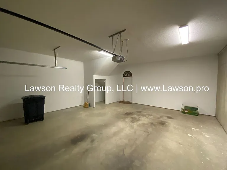 3800 Greenway Dr SW — Photo 37