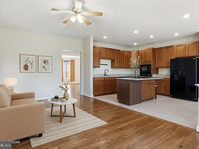 915 Buttonwood Ter NE — Photo 15