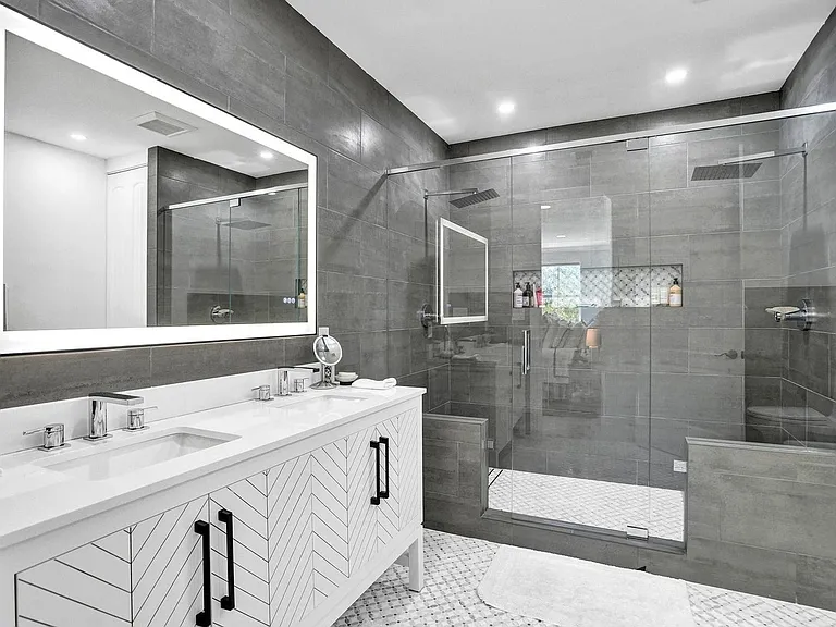 Riverland Rd — Photo 2