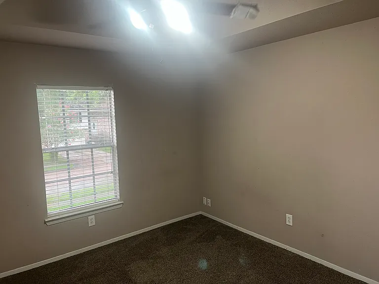 2339 Trailing Vine Rd — Photo 9