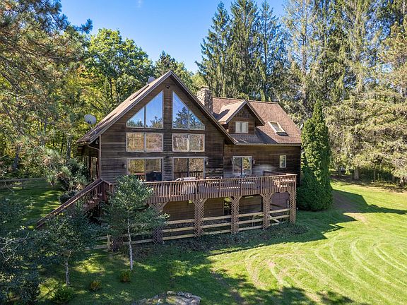 3rd image of 204 Golf Course Rd