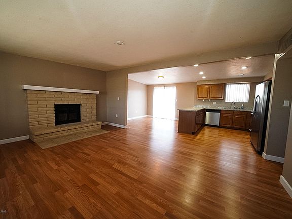5th image of 4917 S San Fernando Ave